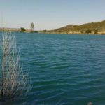 En España existen más de 350 embalses con una capacidad total de almacenamiento de 54.000 hm3 de agua, el 50% del caudal fluvial del país.