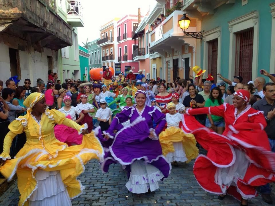 La parranda de Puerto Rico es una festividad navideña que se celebra desde noviembre hasta enero