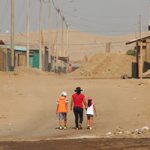 Los escasos recursos y la precariedad han hecho que la pobreza del desierto habitado de Alto Trujillo se multiplique cada día