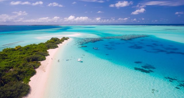 Las Islas Maldivas es uno de los lugares para visitar con el agua más cristalina del mundo