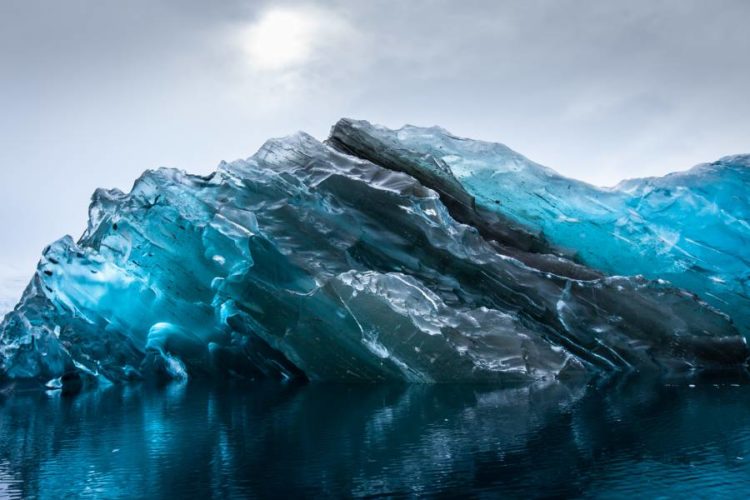 ¿Qué sucede cuando un iceberg se da la vuelta? - Fundación Aquae