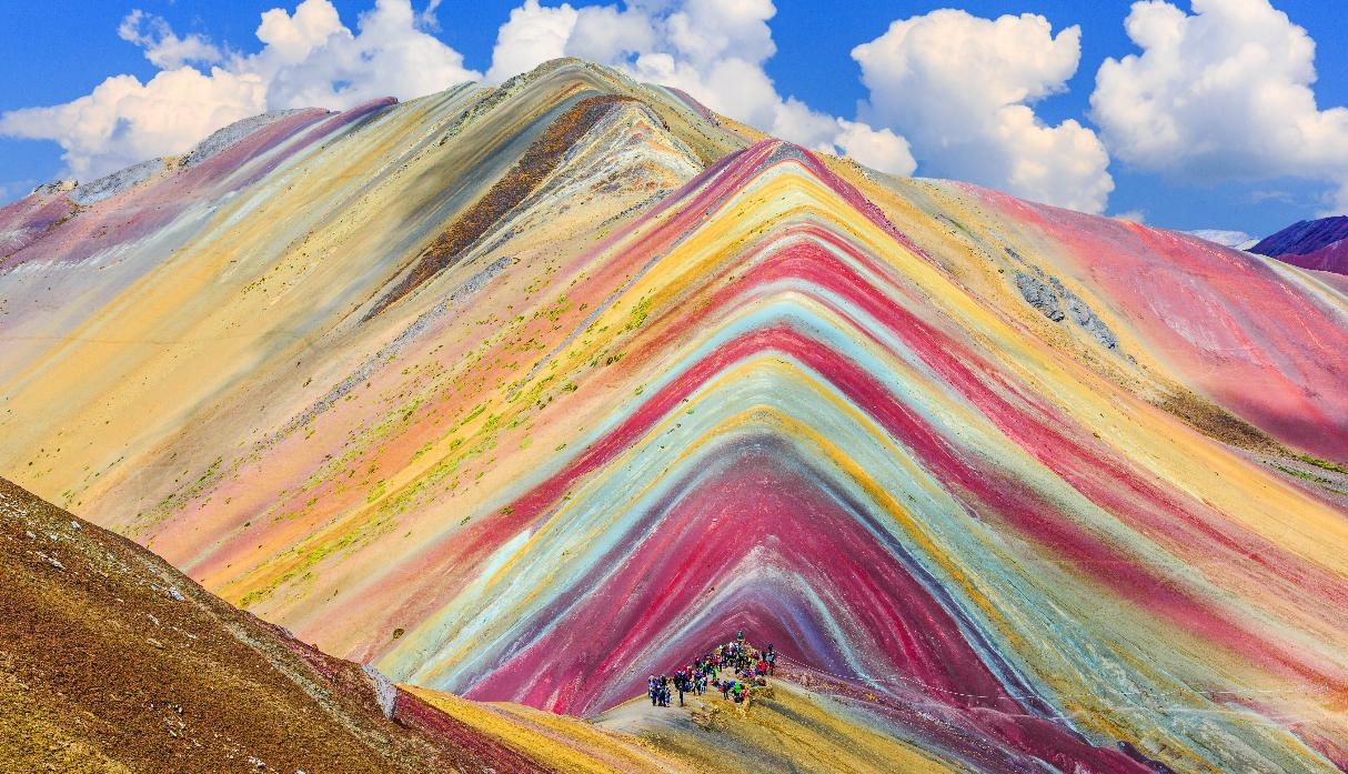 Río rojo de Perú, cerca a la Montaña de los 7 Colores | Fundación Aquae