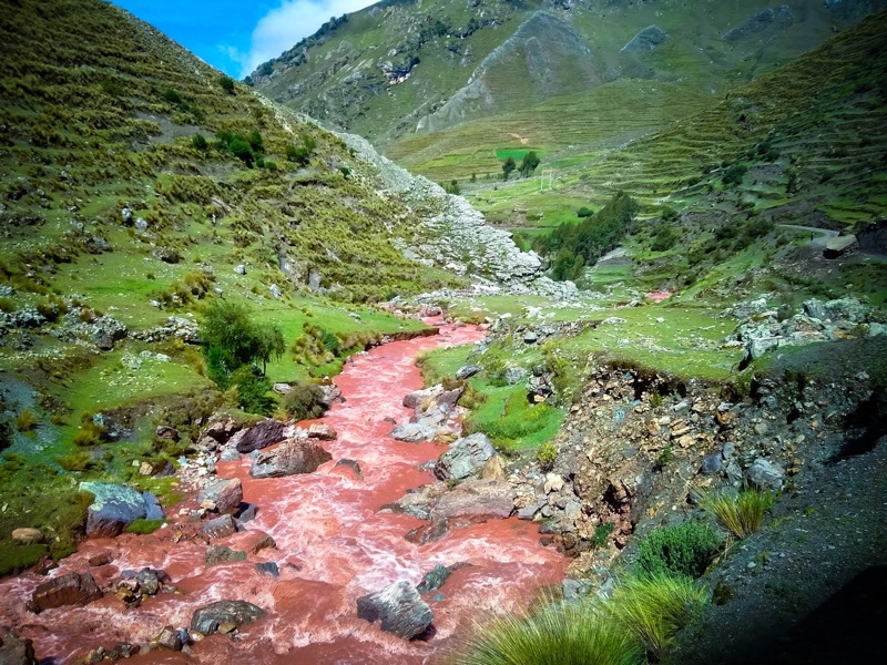 rio rojo peru y montaña de los 7 colores