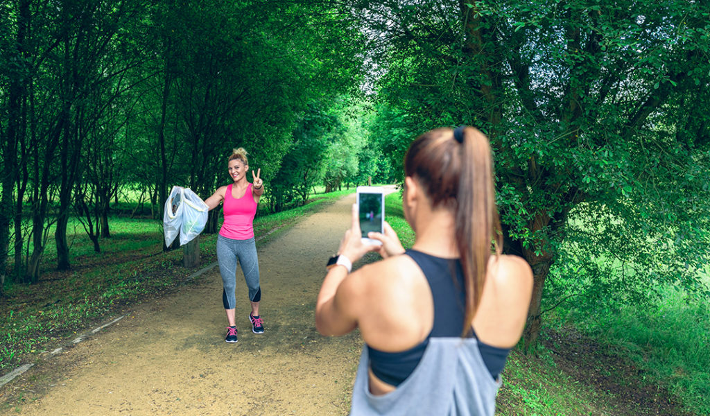 El jogging es un deporte sostenible que tiene como objetivo realizar ejercicio físico a la vez que se recogen las basuras o desperdicios que se encuentran por el camino con el objetivo de cuidar el medio ambiente.
