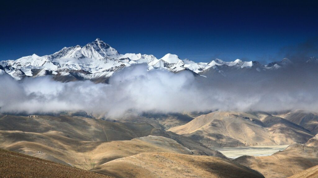 Perspectiva del Himalaya con el Everest destacado. | FOTO: Jerry via Pixabay 